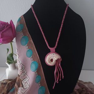 HANDMADE necklace shell in leather